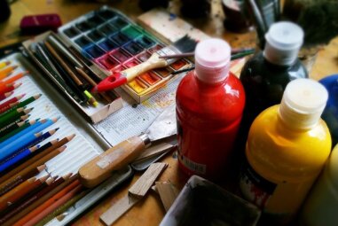 Easy Painting for Seniors: Enjoying Creativity Together